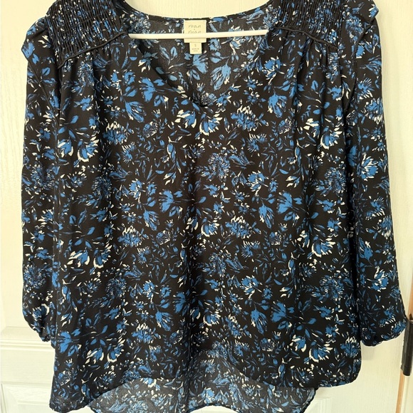 Blue and Black Floral Blouse with Notched Collar and 3/4 Sleeves - Picture 1 of 5